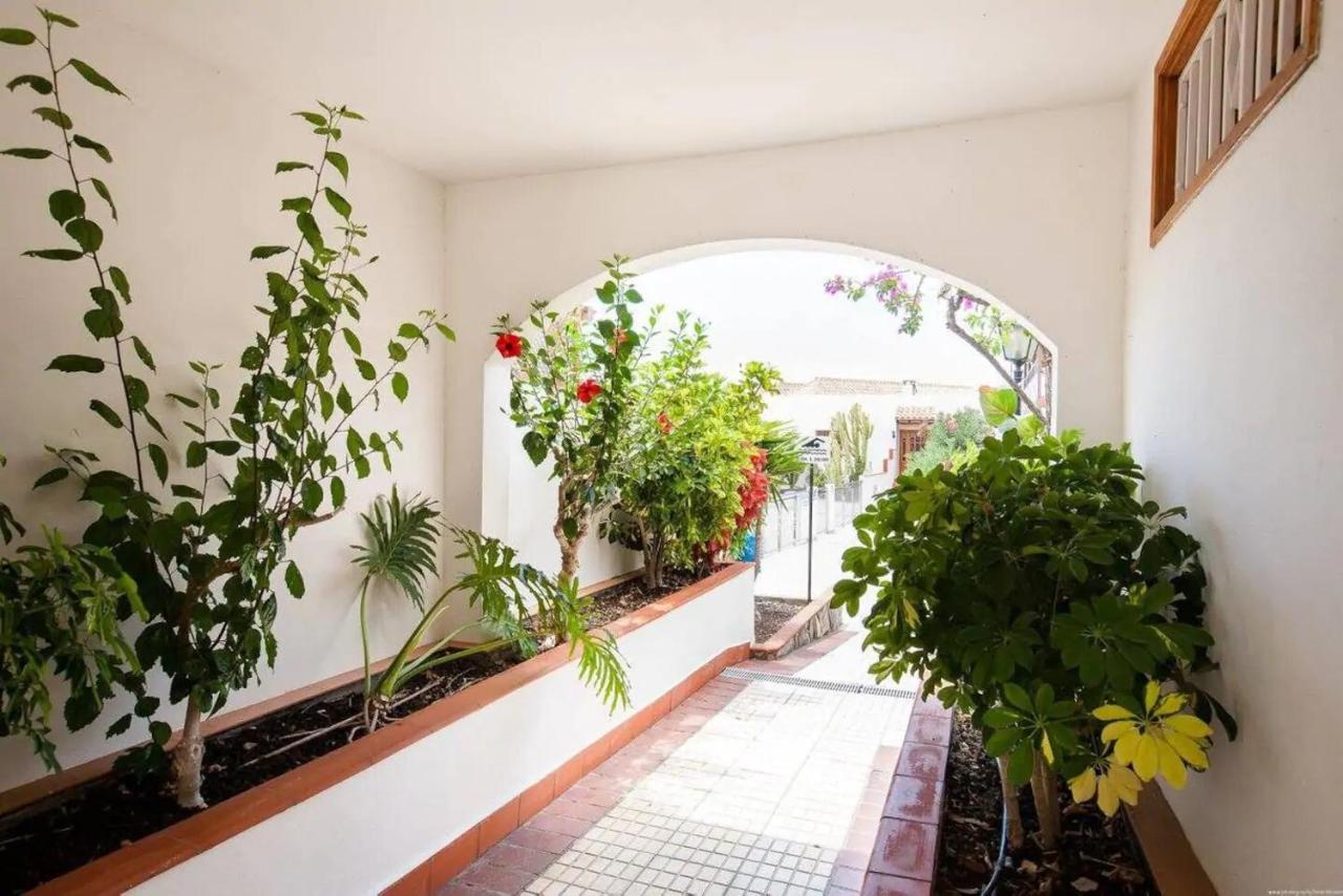1 Bedroom Apartment For 4 People In Tenerife Адехе Екстер'єр фото